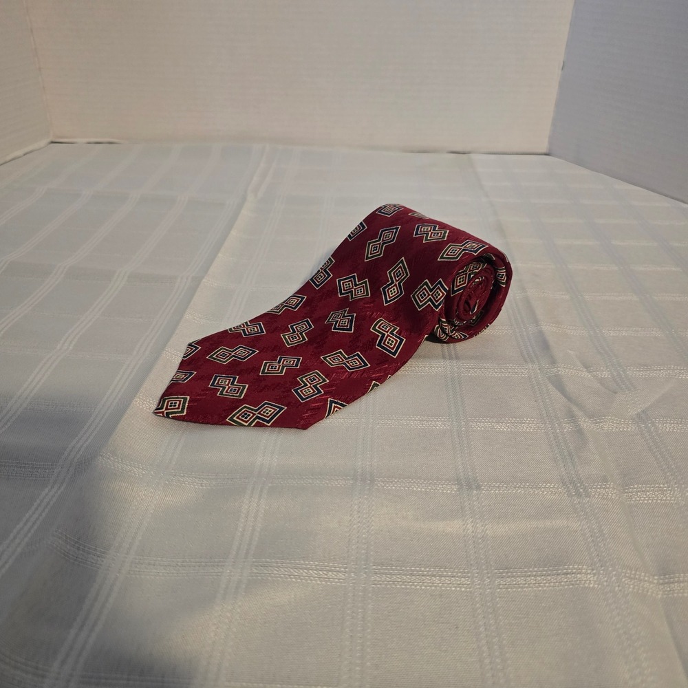 Vintahe Chaps Ralph Lauren Silk Necktie Burgundy Geometric Diamond Pattern Tie